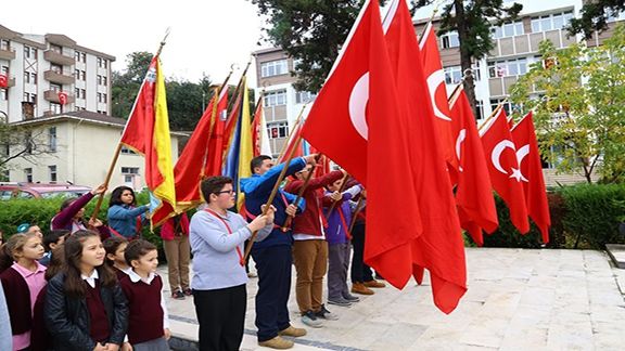 29 Ekim Cumhuriyet Bayramı İlçemizde Coşkuyla Kutlanmaya Başlandı.