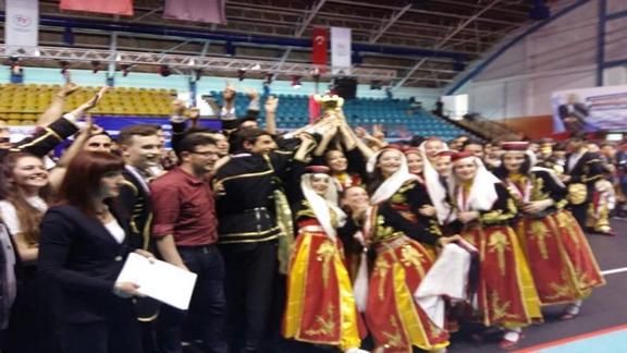 Arhavi Hüseyin Gürkan Anadolu Lisesi Halk Oyunları Ekibinden Büyük Başarı
