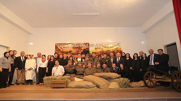 Hüseyin Gürkan Anadolu Lisesinde Tiyatro Gösterisi Sergilendi