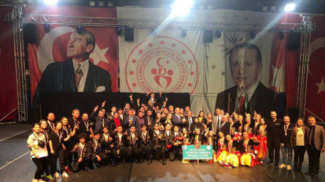 Hüseyin Gürkan Anadolu Lisesi Halk Oyunları Ekibi Türkiye 1. Oldu